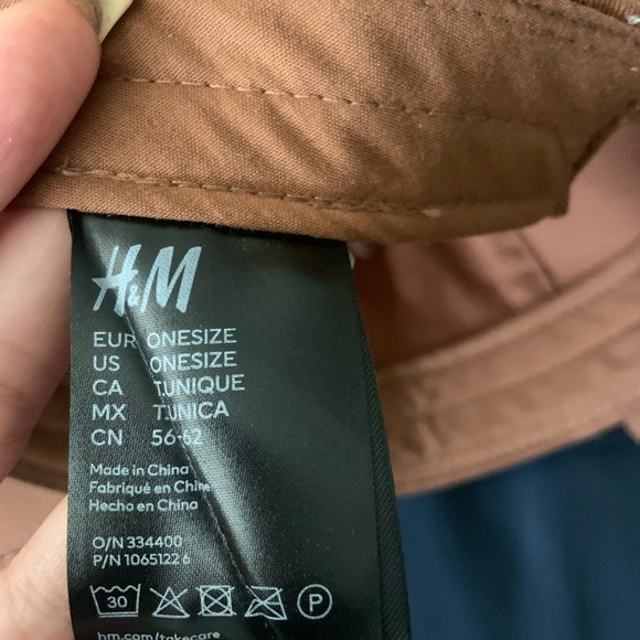 BD Cap from H&M - Picture 2 of 2